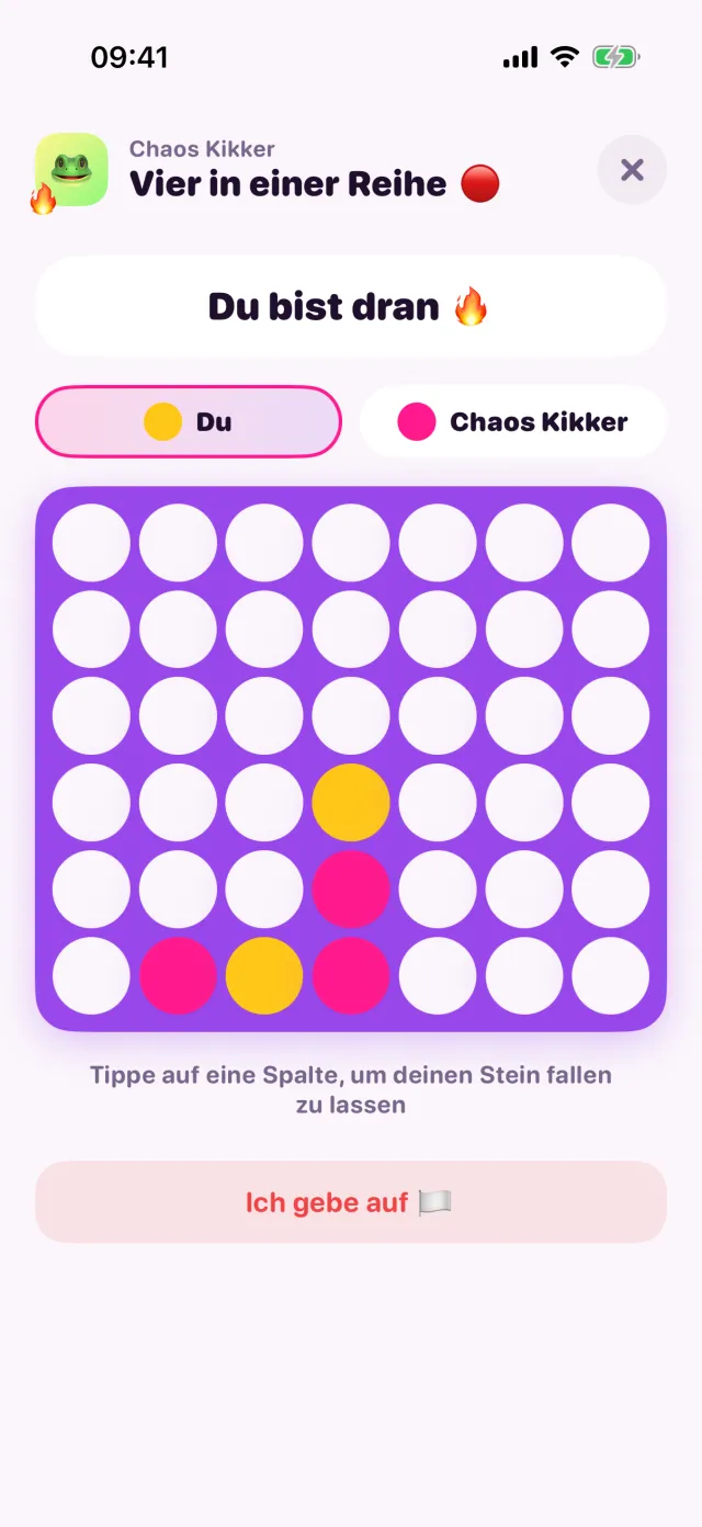 Vier in einer Reihe in porpor, mitten im Spiel.