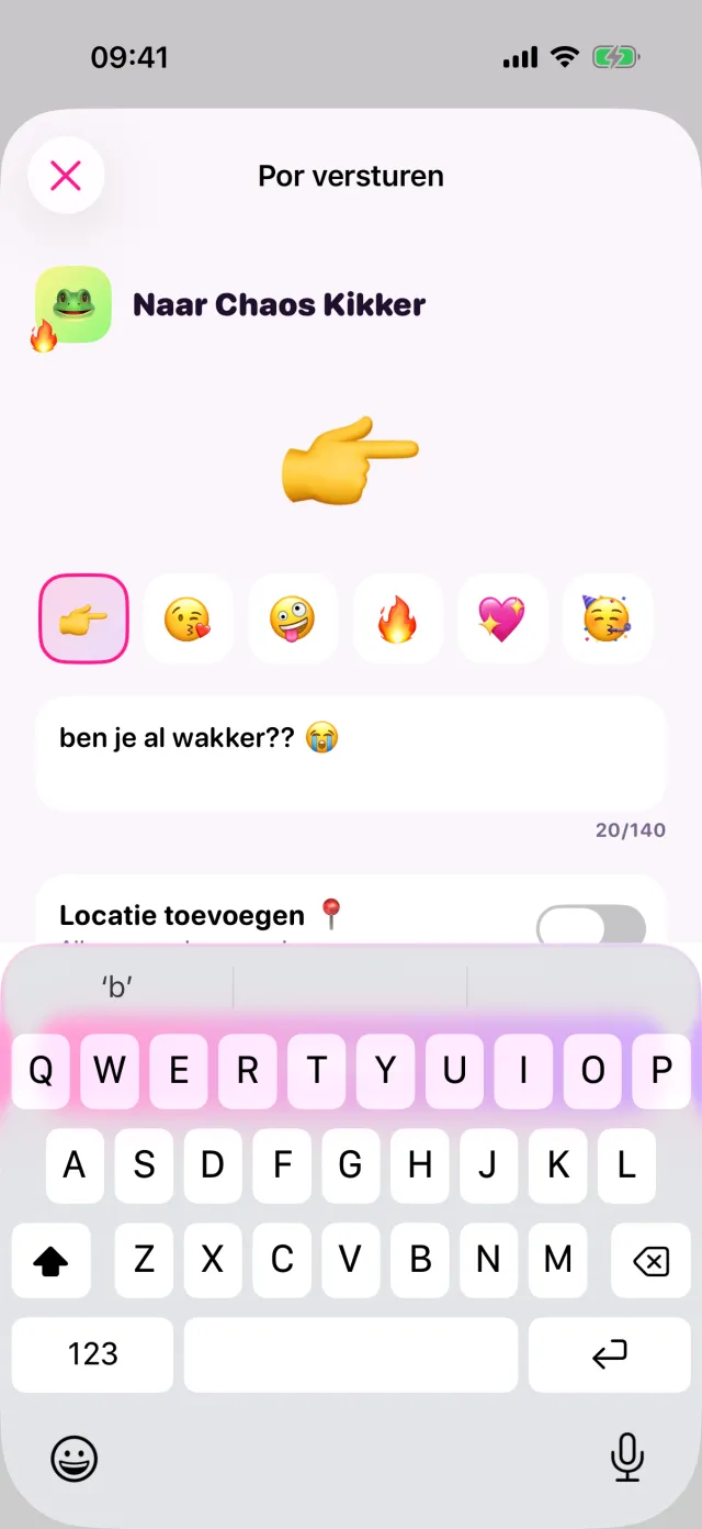 Een por versturen met een emoji en een kort berichtje.